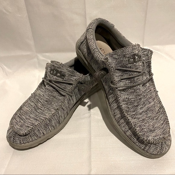 Hey Dude Mens Size 9 Casual Shoe Slip 